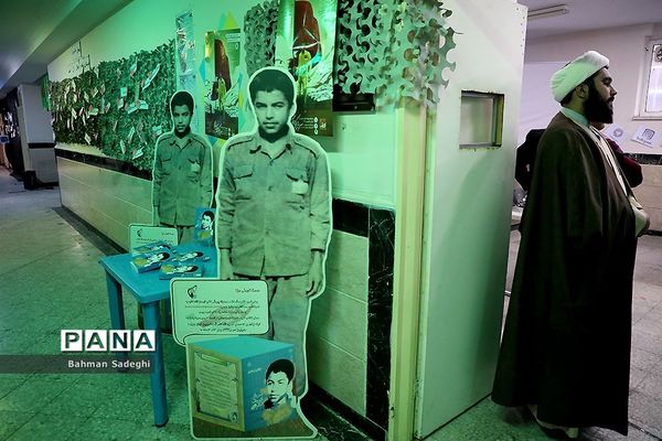 آیین گشایش نمایشگاه‌های دانش‌آموزی مدرسه انقلاب