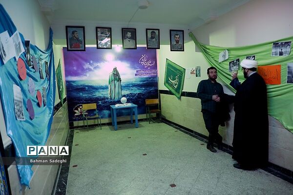 آیین گشایش نمایشگاه‌های دانش‌آموزی مدرسه انقلاب