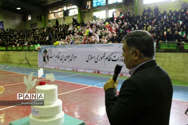 زنگ انقلاب در سالن انقلاب شهرستان سمنان