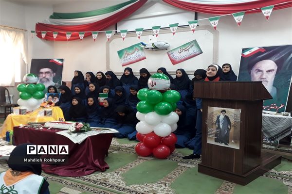 برگزاری مراسم چهلمین سالگرد انقلاب اسلامی دردبیرستان فخرالزمان قریب