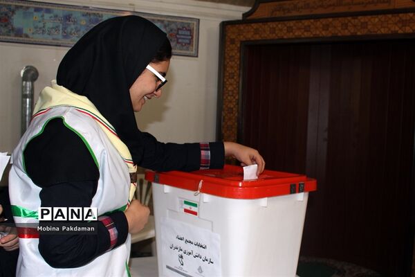 انتخابات مجمع اعضا پیشتاز دختر سازمان دانش‌آموزی مازندران