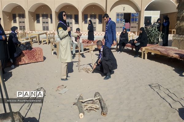 کارگاه آموزشی مربیان پیشتاز ناحیه یک یزد در کمپ کویرنوردی