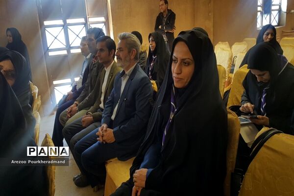 کارگاه آموزشی مربیان پیشتاز ناحیه یک یزد در کمپ کویرنوردی