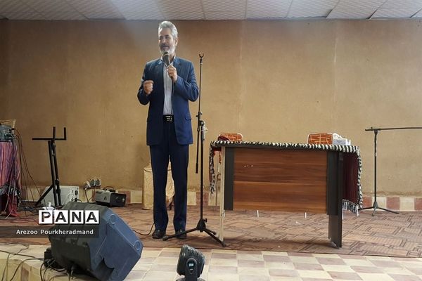 کارگاه آموزشی مربیان پیشتاز ناحیه یک یزد در کمپ کویرنوردی