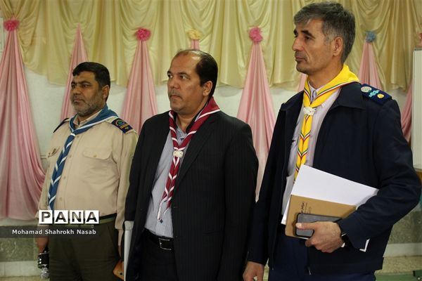 بازدید گروه ارزیابان سازمان دانش‌آموزی مرکز از مدارس تشکیلاتی و پایگاه‌های تغذیه سالم