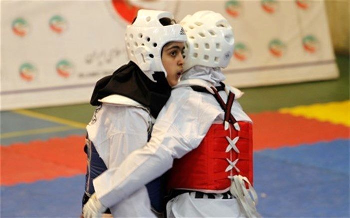 مسابقات تکواندو دختران در کانون فرهنگی و تربیتی سهروردی زنجان برگزار می گردد