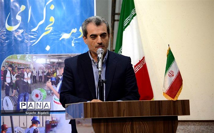 پیام انقلاب اسلامی به دنیا استقلال است