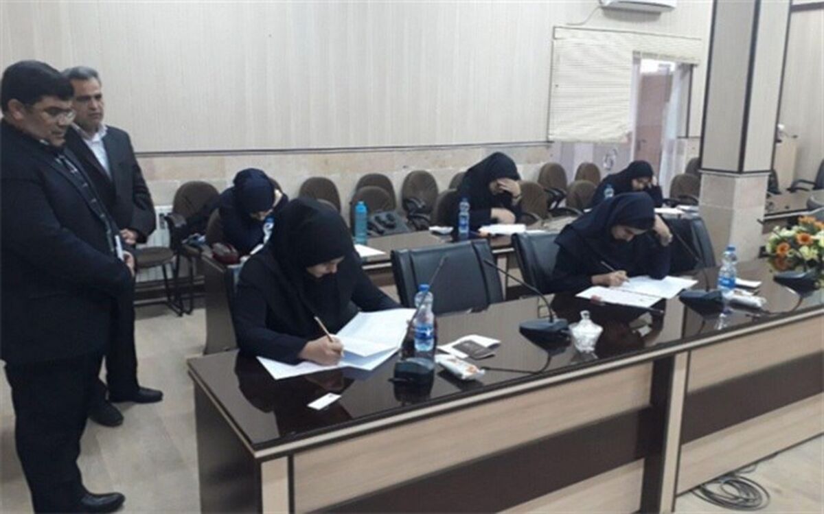 آزمون المپیاد علمی - ادبی دانش‌آموزی شهرستان بافق برگزار شد