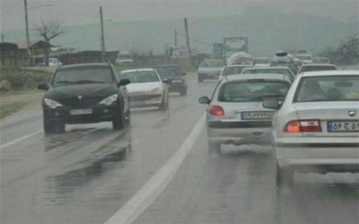 بارش باران در محورهای ۱۲ استان