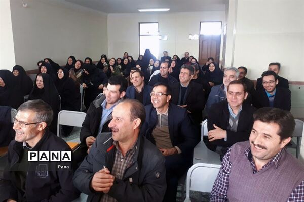 دوره آموزشی و توانمندسازی مربیان پیشتاز مرند