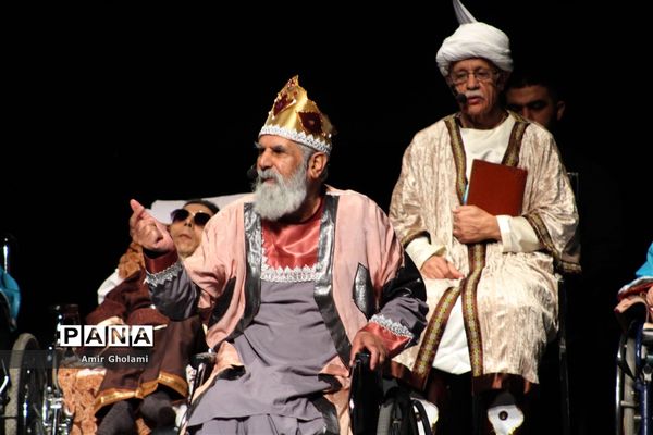 نمایش فاخر رستم و سهراب