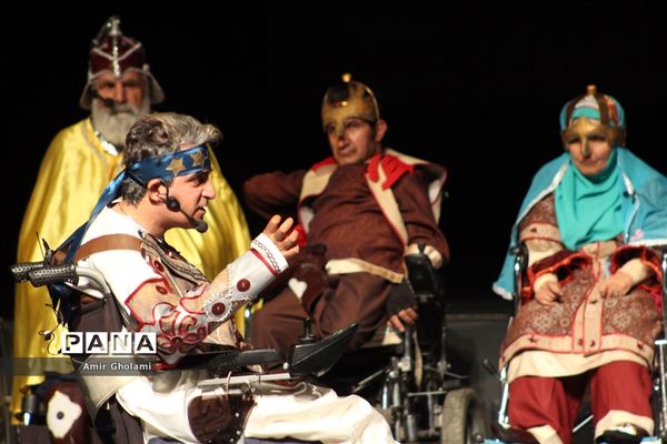 نمایش فاخر رستم و سهراب