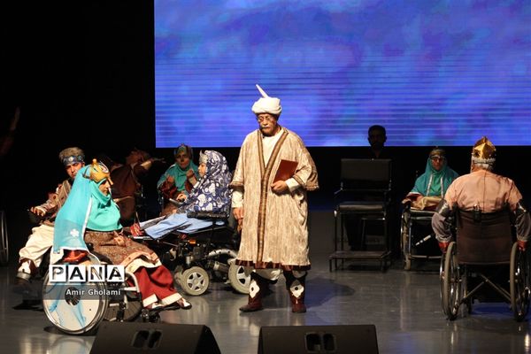 نمایش فاخر رستم و سهراب