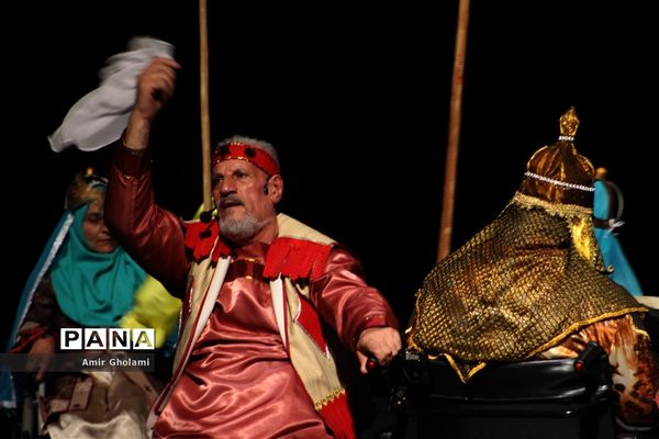 نمایش فاخر رستم و سهراب