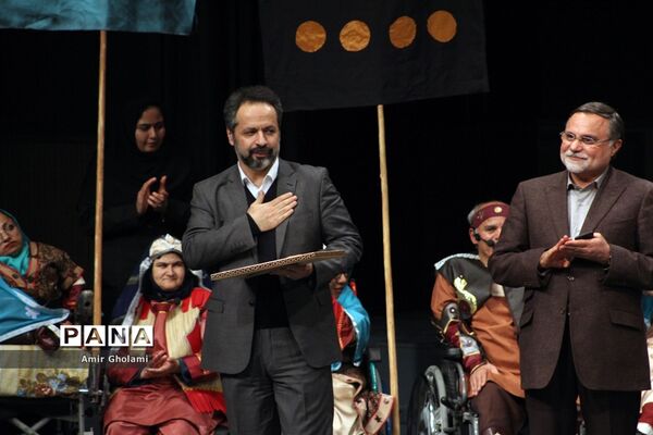 نمایش فاخر رستم و سهراب