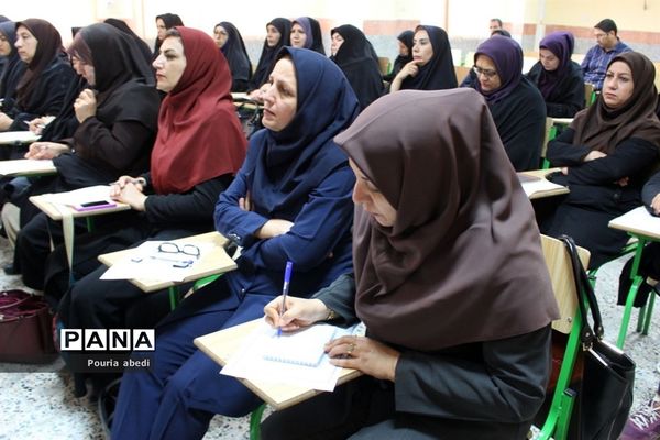 کارگاه آموزشی فرهنگ‌سازی نماز در خانواده