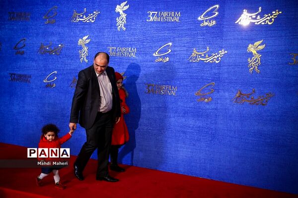 در حاشیه پنجمین روز سی و هفتمین جشنواره فیلم فجر
