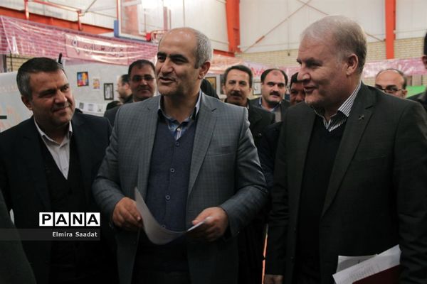 نمایشگاه کارآفرینی و دستاوردهای هنرجویان فنی حرفه ای و کاردانش آموزش و پرورش ناحیه 3 تبریز