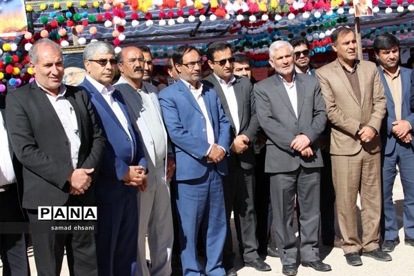 نمایشگاه دست آوردهای دانش آموزان دبیرستان دخترانه حجاب شهر یاسوج