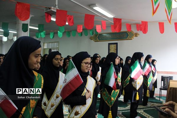 تمرین سرود 1357 نفری در مدارس استان همدان