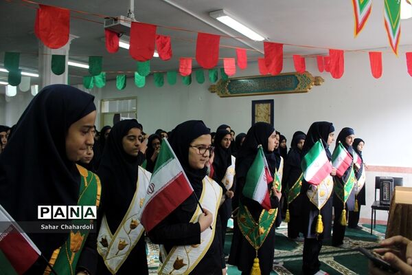 تمرین سرود 1357 نفری در مدارس استان همدان