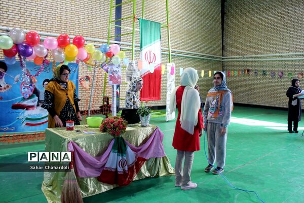 مراسم تحلیف دستمال گردن با حضور رئیس سازمان دانش‌آموزی استان همدان