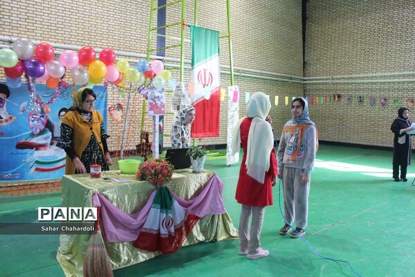 مراسم تحلیف دستمال گردن با حضور رئیس سازمان دانش‌آموزی استان همدان