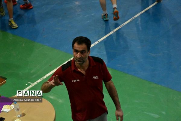 دیدار تیم‌های والیبال توپکا بابلسر و ملوان بندر انزلی