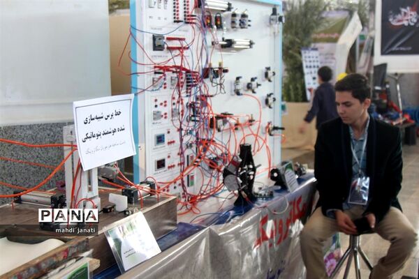 نمایشگاه چهل ساله دستاوردهای انقلاب اسلامی دستگاه های اجرایی استان قم