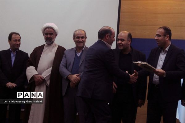 آیین تجلیل از فعالان جشن عاطفه‌ها درآذربایجان شرقی