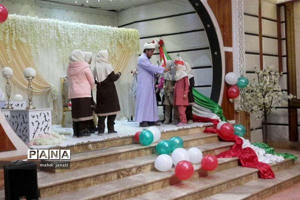 جشن انقلاب در مدارس قم