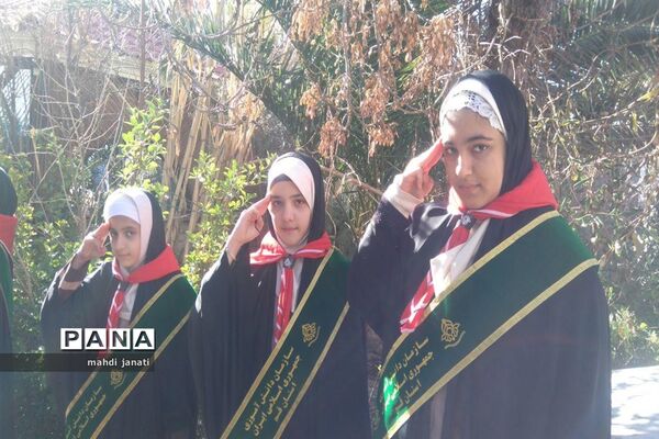 جشن انقلاب در مدارس قم