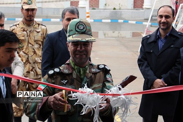 افتتاح نمایشگاه انقلاب درهنرستان فنی و حرفه‌ای ابوذر