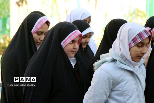 بازدید از نمایشگاه دست‌آورد‌های دانش‌آموزان منطقه 12 آموزش و پرورش شهر تهران