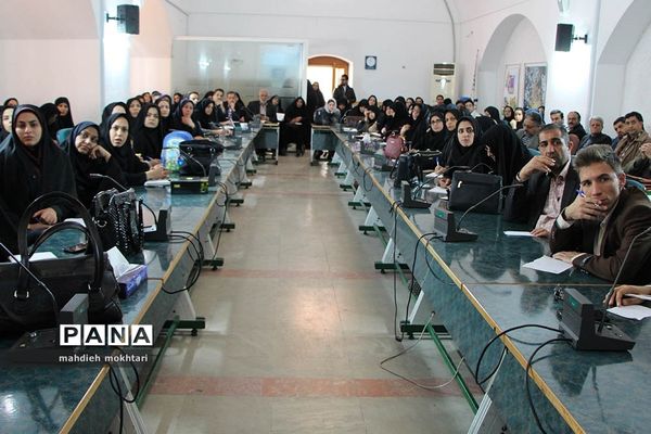 برگزاری جلسه رابطین آموزشی بازی‌های فکری، آموزشی و سرگرمی استان یزد