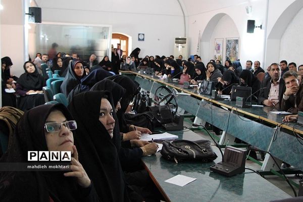 برگزاری جلسه رابطین آموزشی بازی‌های فکری، آموزشی و سرگرمی استان یزد