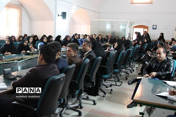 برگزاری جلسه رابطین آموزشی بازی‌های فکری، آموزشی و سرگرمی استان یزد