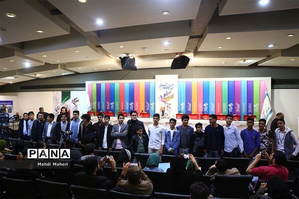 نشست‌های پرسش و پاسخ فیلم‌های هفتمین روز سی و هفتمین جشنواره فیلم فجر