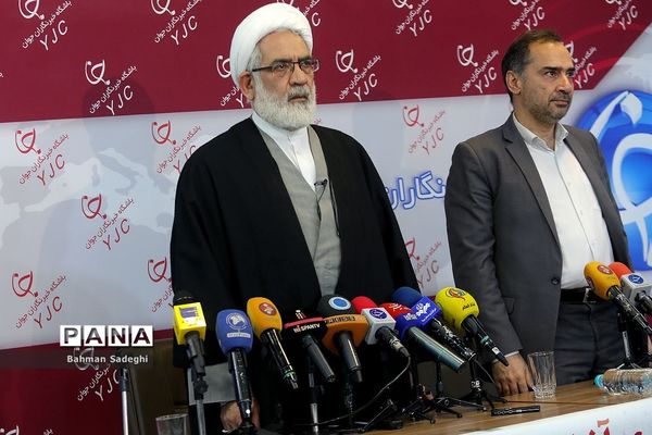 نشست خبری آغاز به کار دبیرخانه بازخوانی دهه ۶۰