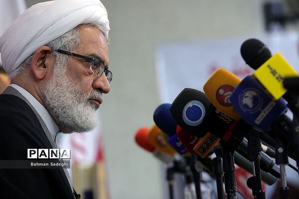 نشست خبری آغاز به کار دبیرخانه بازخوانی دهه ۶۰