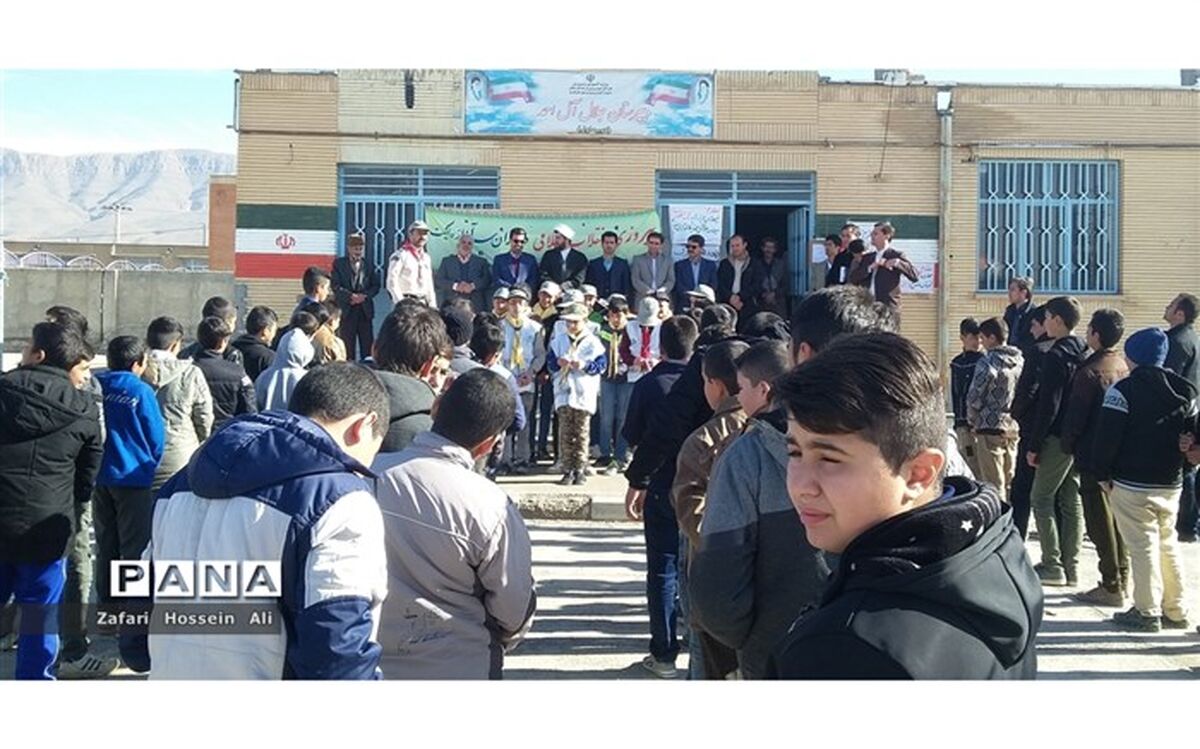 برگزاری آیین گرامیداشت چهلمین دهه فجردرشهرتیتکانلوی فاروج