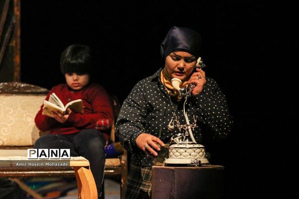 تئاتر «روزهای بی قوام» در ارومیه