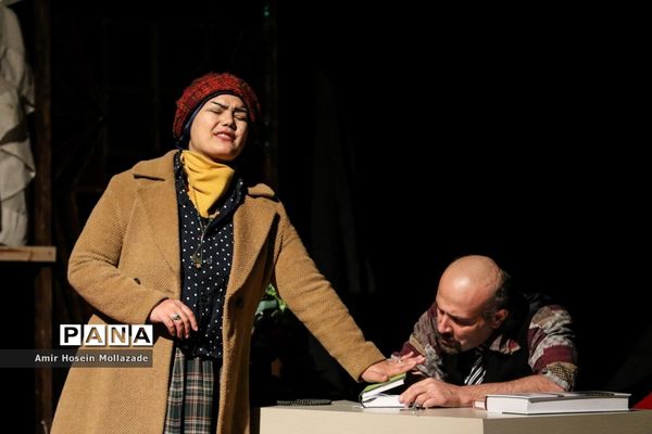 تئاتر «روزهای بی قوام» در ارومیه