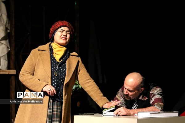 تئاتر «روزهای بی قوام» در ارومیه