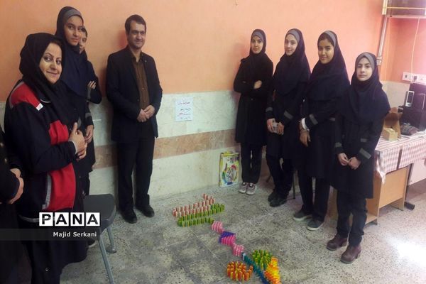 بازدید رئیس سازمان دانش‌آموزی استان همدان از تمرین سرود 1357 نفری در مدارس