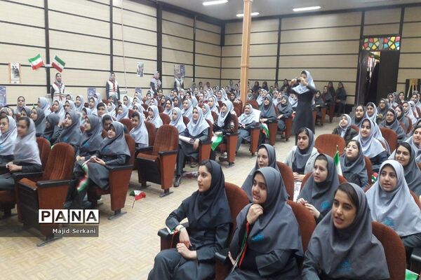 بازدید رئیس سازمان دانش‌آموزی استان همدان از تمرین سرود 1357 نفری در مدارس