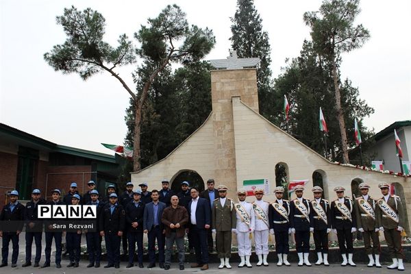 مراسم عطرافشانی و گلباران مزارشهدای ادیان توحیدی