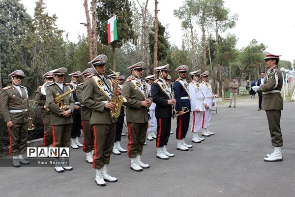 مراسم عطرافشانی و گلباران مزارشهدای ادیان توحیدی