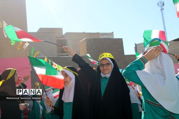 پخت چهل کیک به‌مناسبت چهلمین سالگرد انقلاب در مدرسه شمس یک ناحیه یک اهواز