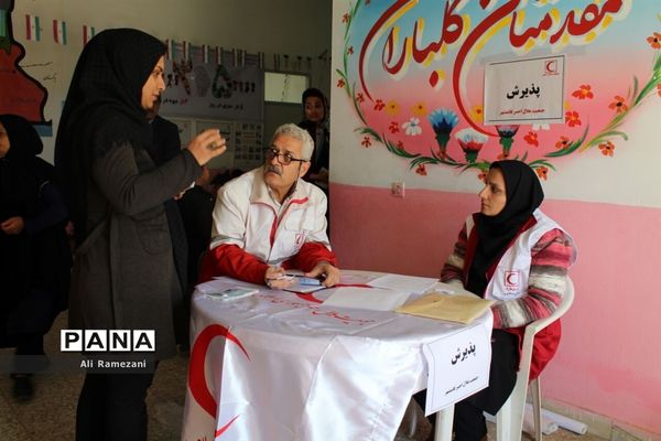 کاروان سلامت هلال احمر در روستای دوک و زیلت قائم‌شهر